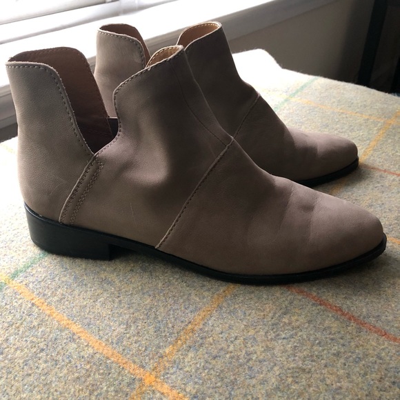 Lucky Women’s Booties- Sz 9M - Picture 2 of 4